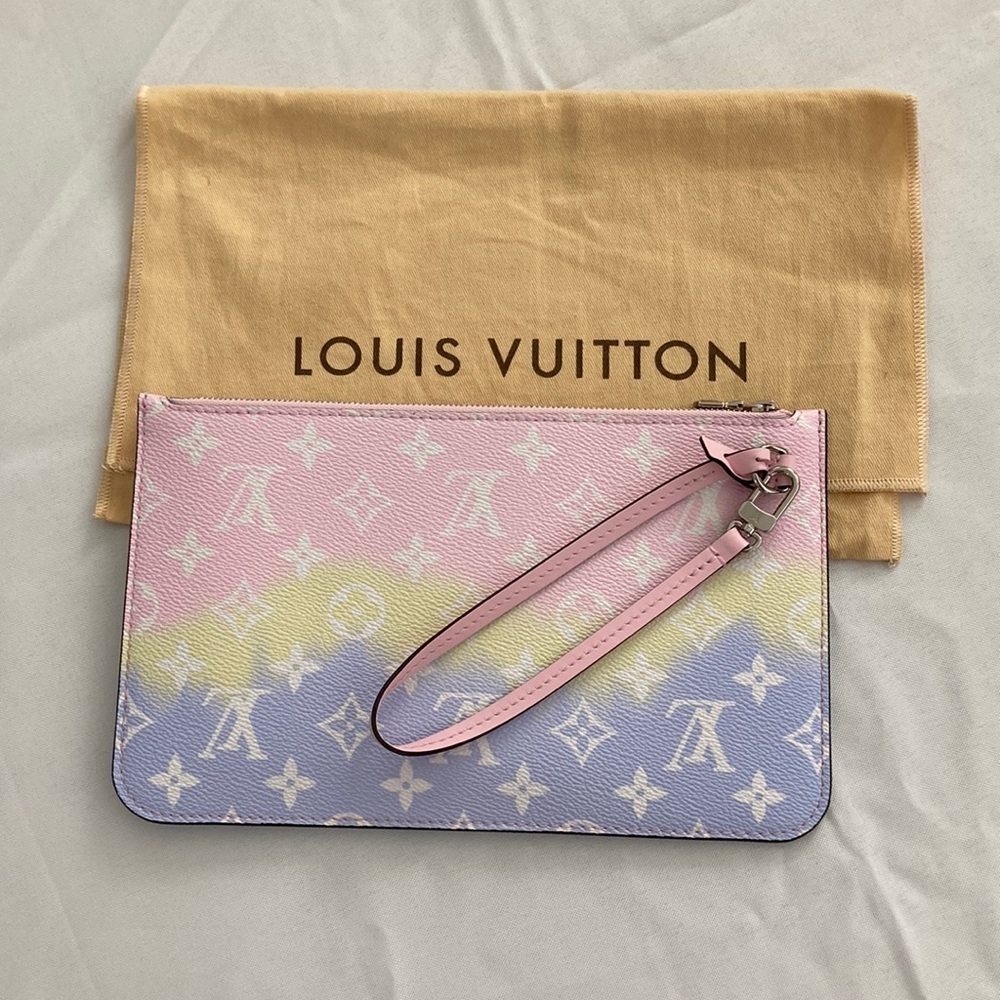 nwot Louis Vuitton Limited Edition Escale Neverfull MM Pochette